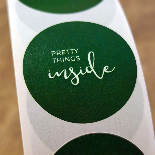 From 2.50 euros: Pretty things inside Sticker - Green sticker with the inscription "Pretty things inside"