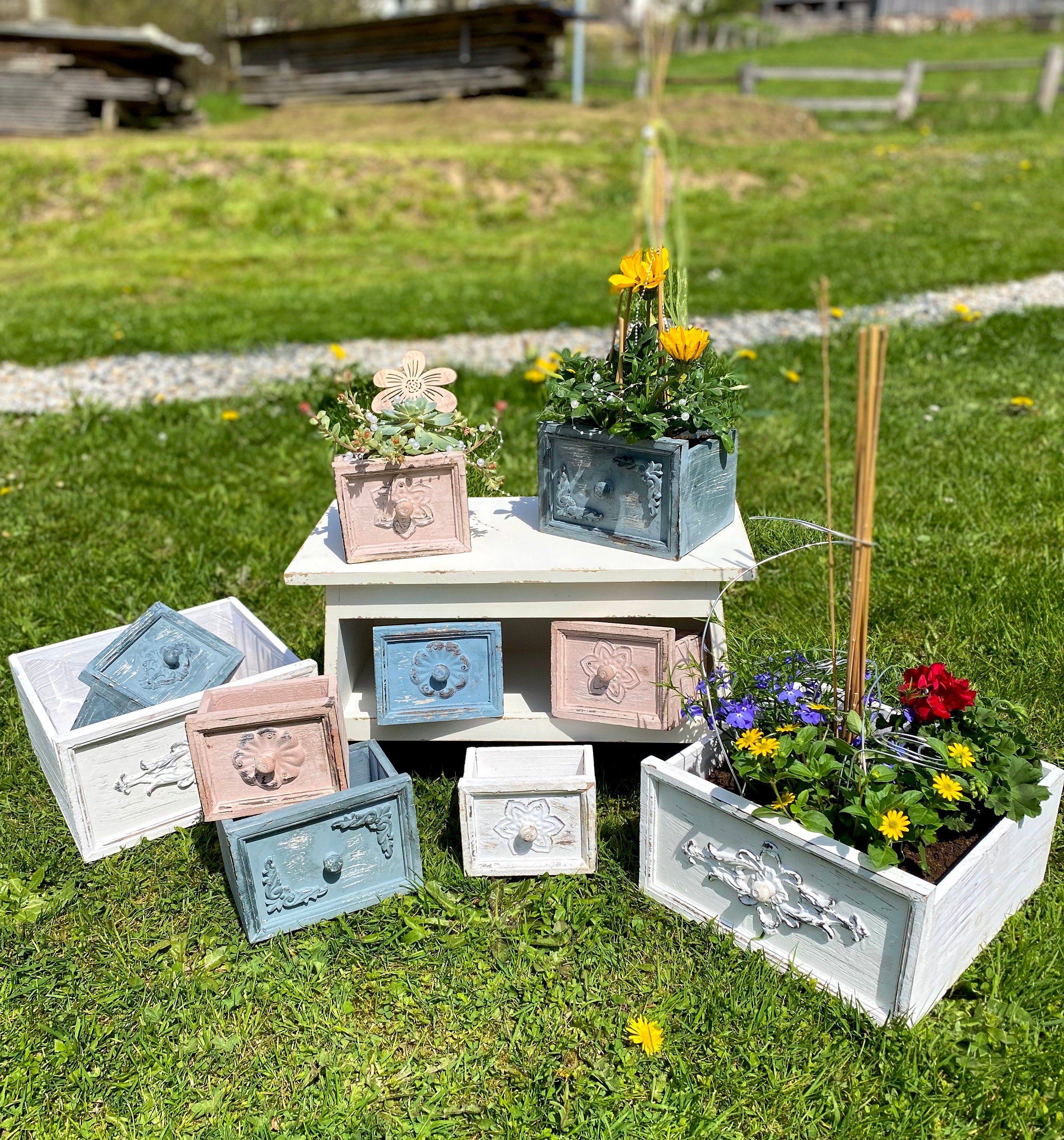 blumenkasten um pfosten Blumenkasten verzinkt aus Metall main image 0