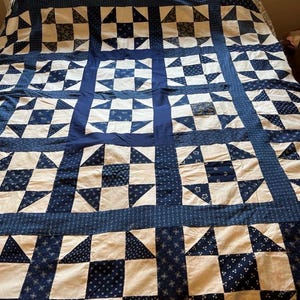 Vintage Antik 60x72 &quot;Quilt Top Churn Dash Machine genäht Indigo Calico Prints Musselin