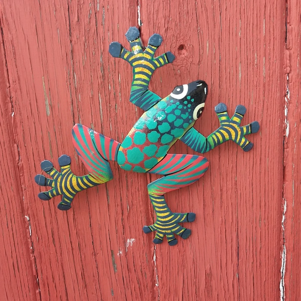 Décoration murale grenouille faite main, adaptée pour l'extérieur ou l'intérieur, fabriquée à partir de fûts en acier recyclés en Haïti, excellent cadeau pour une nouvelle maison, décoration de jardin