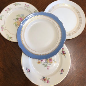 Set of 4 8&quot; Vintage Mismatched Plates, Vintage plates, Vintage dishes