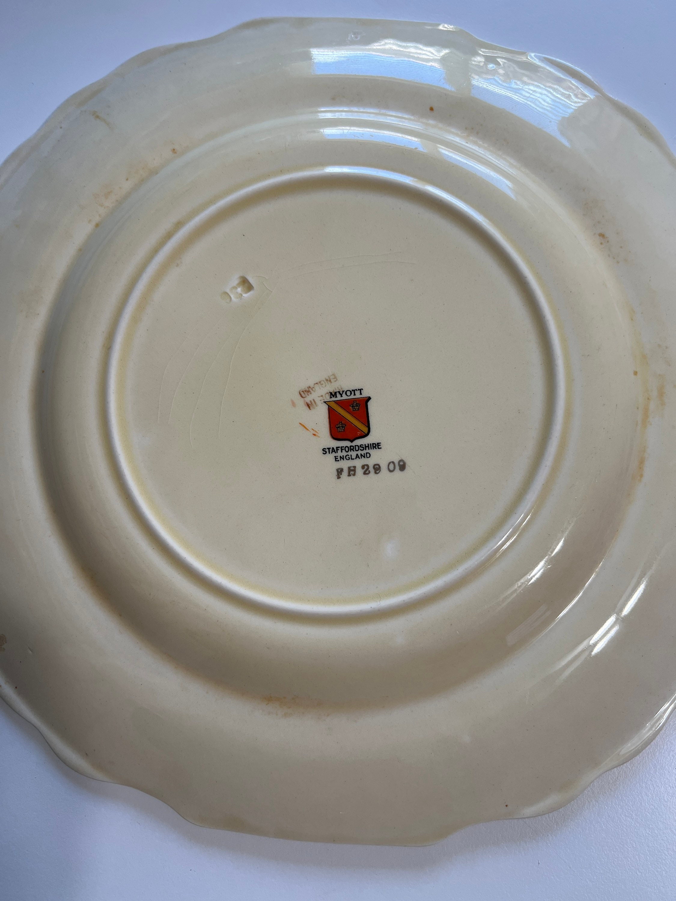 staffordshire England希少ヴィンテージモデル Vintage Myott Staffordshire Dinner Plate, Pattern FH2909, Grapes