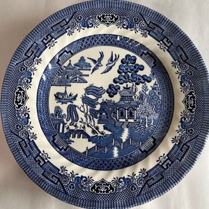 Royal Wessex “Blue Willow” Ironstone Vintage Dinner Plate,  Blue and White Transferware, made in England
