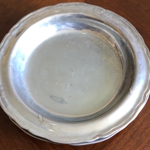 Vintage RWP Wilton Pewter Round Scalloped Edge Serving Dish, Joy PA, Pewter Colored, Oven Safe, 10.5&quot; by 1.5z&#39; deep, Queen Anne