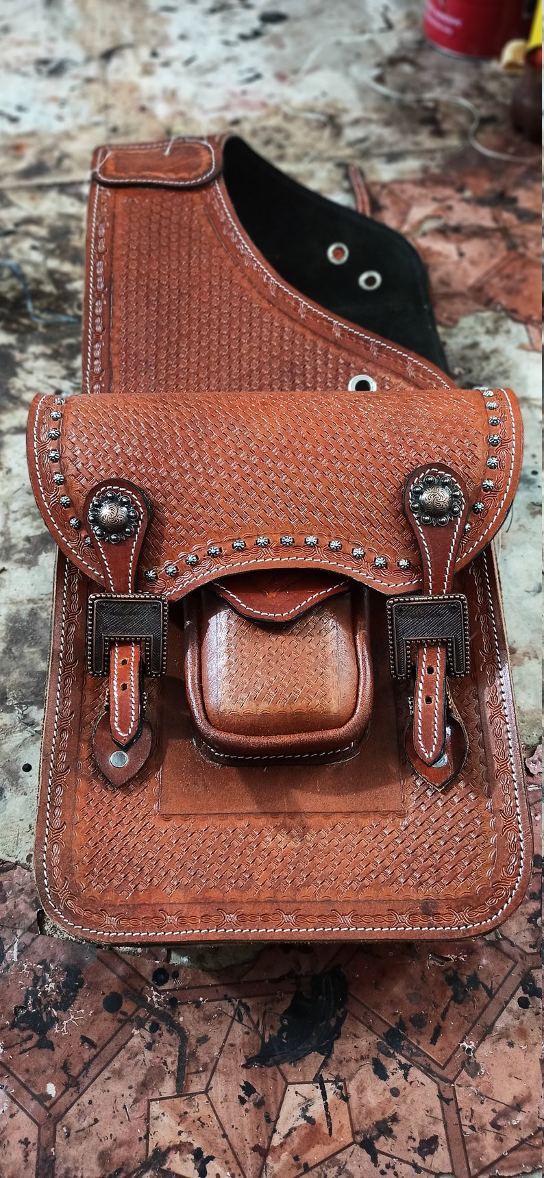 Beautiful Tooling Carving Leather Western Saddle Bag For