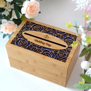 Großer Hochzeitskartenhalter-handgefertigte Hochzeitsumschlagkasten-Holzhochzeitspostkasten-gravierte Rose und Blätterdeckel