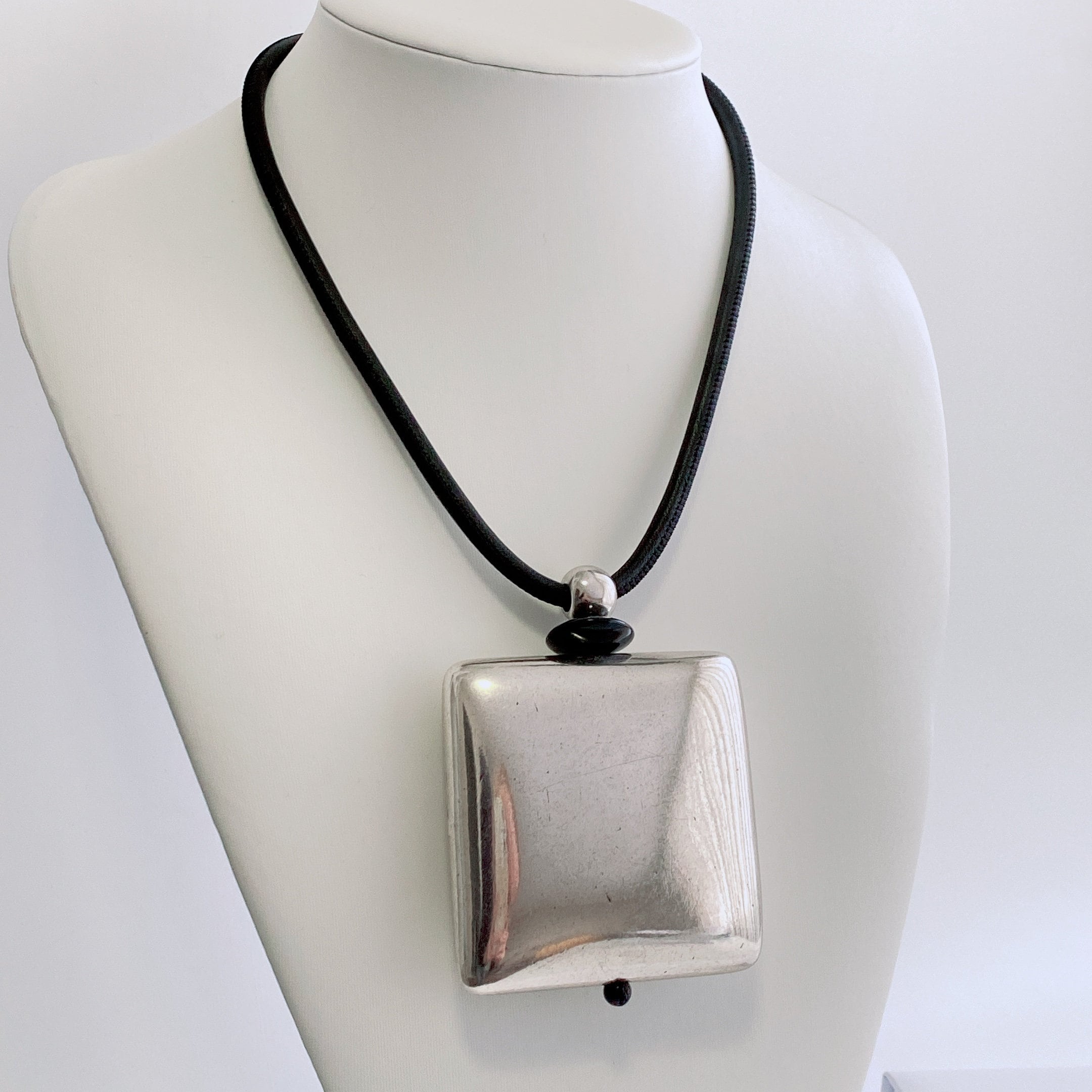 Large costume clearance jewelry necklaces