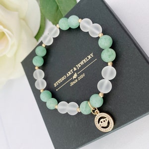 Summer Green Bracelet,  Aventurine Quartz,  Woman Bracelet, gold plated Charms, Stretch Beaded Bracelet, Gift Jewelry