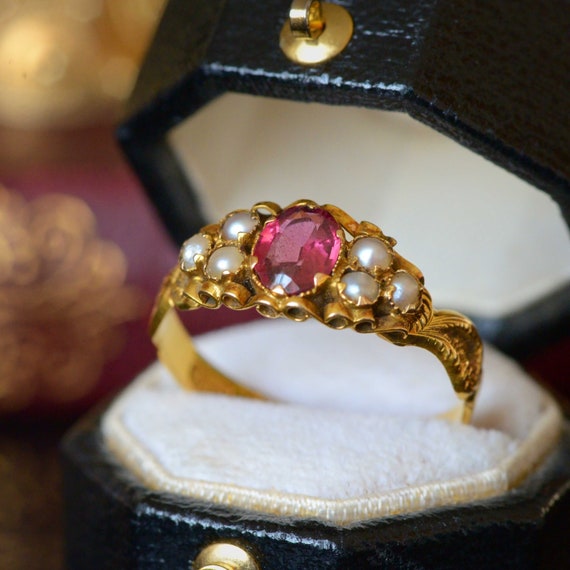 Antique Garnet & Seed Pearl Ring in 12ct Yellow Go