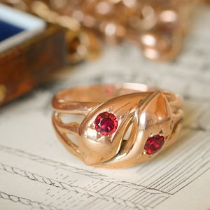 Antique Twin Snake Ruby Ring in 9ct Rose Yellow Gold, Edwardian c1918, "Toi et Moi" Victorian Serpent Ring