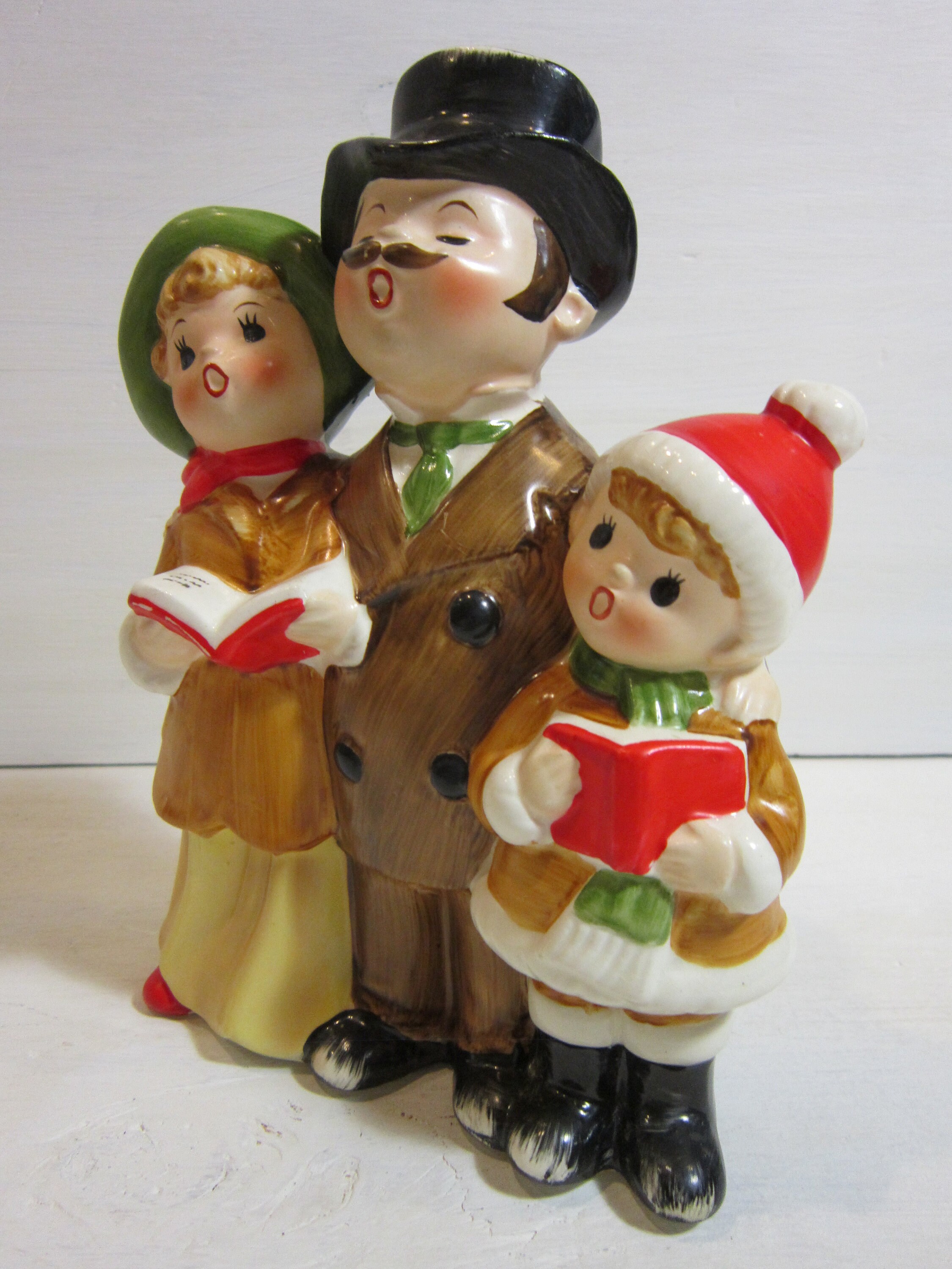 Vintage Caroler Figurines - ogy5n2v