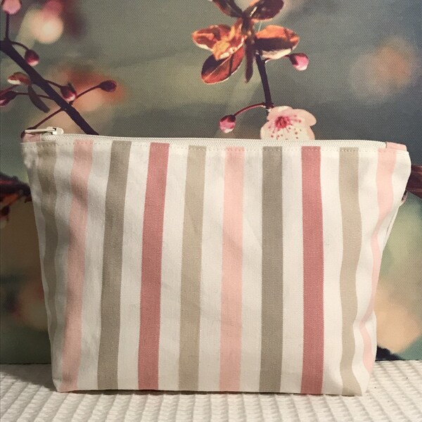 Pochette rayures roses