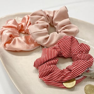 Scrunchy mit Reißverschluss Scrunchie Schrunchies Haargummi Zopfgummi Haarband Haaraccessoires Haarschmuck Satin versteckte Tasche Fach