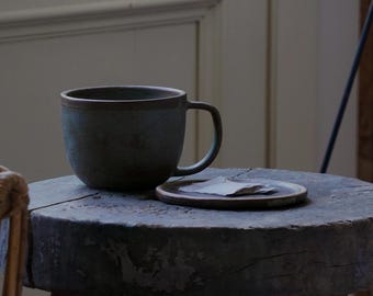 Granit Handmade Stoneware Mug with Lid | Rustic Ceramic Tea Cup