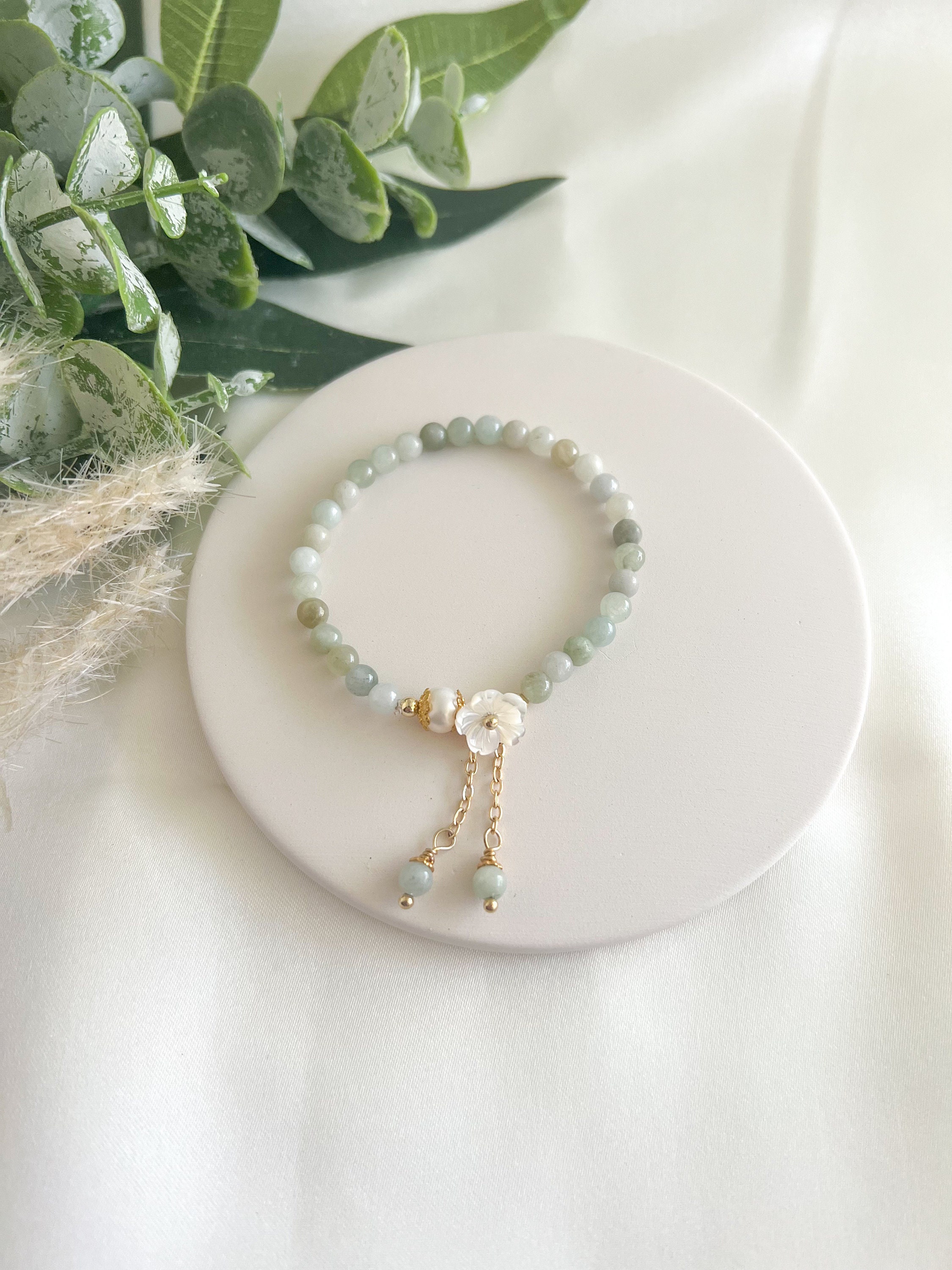 Burma Jade beaded bracelet with Mother of Pearl Shell Flower, natural gemstone bracelet, dainty bracelet for her