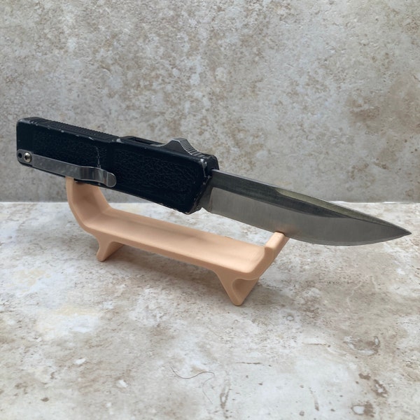 Knife Display Stand | Multiple Sizes | Custom Colors | Great Gift for Boyfriend/Husband/Friend |