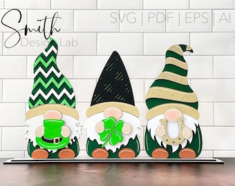 St. Patrick's Day Gnome Shelf Sitter Glowforge SVG Digital Laser Cut File Holiday Lucky Shamrock Wood Decor Diseño hecho a mano PDF AI