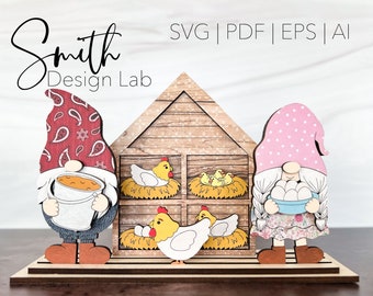 Chicken Coop Gnome Shelf Sitter Glowforge SVG Laser Digital Cut File Huevos de granja Pollitos bebé Diseño hecho a mano Decoración de madera AI PDF