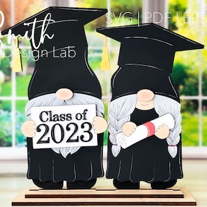 Classe de formatura de 2023 Gnome Shelf Sitter, arquivo Glowforge SVG, arquivo digital de corte a laser, presente a laser para graduação