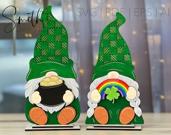 St. Patrick's Day Gnome Shelf Sitter Glowforge SVG Digital Laser Cut File Holiday Shamrock Irish Wood Decor Diseño hecho a mano Chico Chica Pareja
