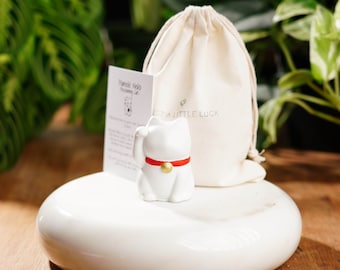 White Concrete Lucky Cat: Feng Shui Beckoning Neko Statue