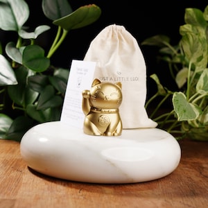 Gold Concrete Lucky Cat: Handmade Maneki Neko Statue for Wealth and Luck