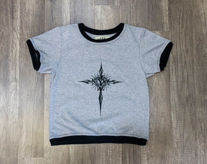 Cropped Gothic Heartcross Tee