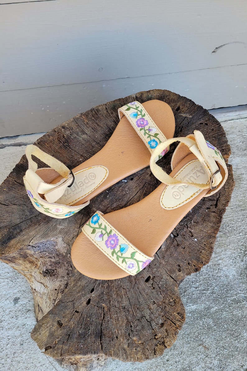 trendy womens sandals 2021