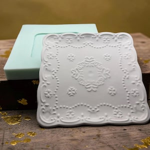 Stampo quadrato per sottobicchieri con motivo ornamentale e bordo ondulato - stampo in silicone per Raysin, cemento, resina, Jesmonite - 18 cm