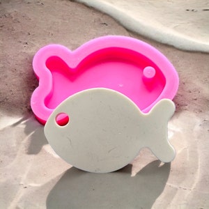 Fish shaped silicone casting mold for resin, concrete, clay, plaster pour mould for keychains, ornaments, jewelry, gift tags and decorations