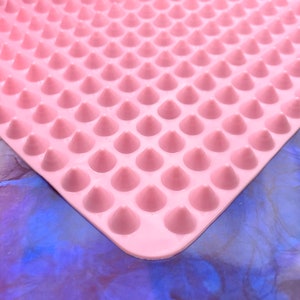 Pink silicone doming mat for resin doming projects and jewelry making, curing mat, large size: 40.5 x 29 cm (16 x 11.5 inches) overflow pad