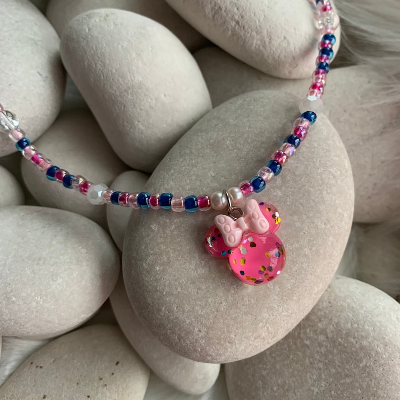 Minnie Mouse Confetti Charm Necklace - Kids Necklace - Handmade Childrens Jewelry bild 4