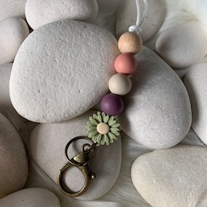 Sage Daisy - Personalized Teacher Lanyard Holder - ID Badge Card Lanyard with Keyring - Nurse Gift Teacher Gift - Beaded Lanyard