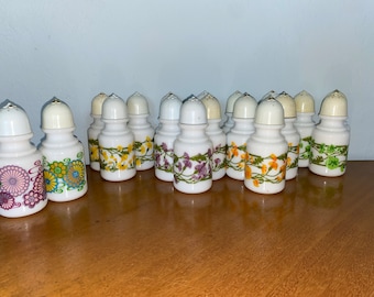 Variedad de botellas de aceite de baño espumoso Avon de la década de 1960