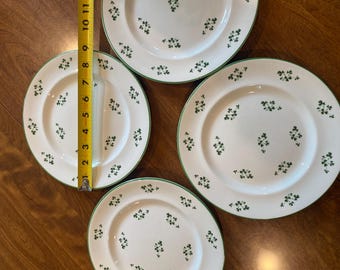 Platos, tazas y platillos con diseño de trébol verde de Carrigaline