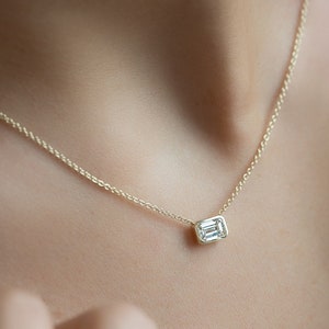 Minimal Emerald Diamond Bezel Necklace, Solitaire Dainty Necklace, Emerald gold necklace, Perfect gift for her, Bridesmaid Gifts, Necklace