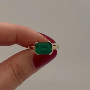Three Stone Wedding Ring, Green Emerald Gemstone Ring, East To West Emerald Shape Ring, Princess Shape Ring, Half-Bezel Ring, 10K Gold Ring