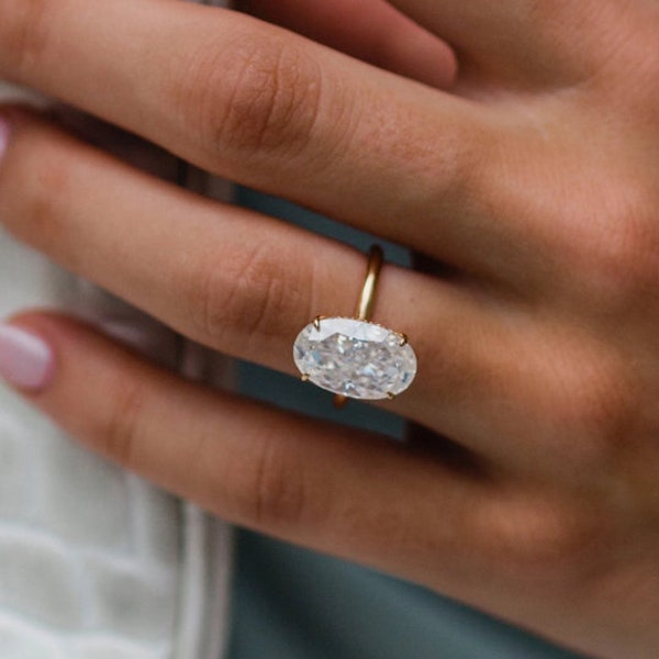 Hailey Bieber Ring, Oval Engagement Ring, Crushed ice Oval Moissanite engagement ring, hidden halo ring, Rose Gold Ring