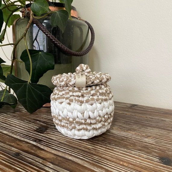 Small White & Tan crochet basket with lid