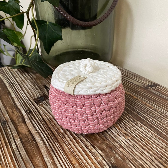 Small Pink & White crochet basket with lid