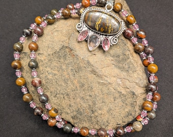 Colgante de plata Tiger Iron y Topacio Rosa Collar es Tiger Iron, Topacio Rosa y Hematita Plata