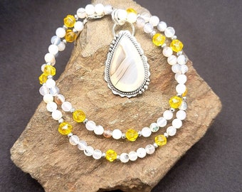 Colgante de plata Montana Agate 925. El collar es ágata de Montana, citrino amarillo y hematita de plata