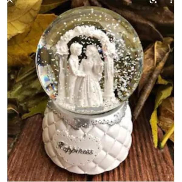 Newlywed Romantic Lovers Lighted Musical Snow Globe Large Size,baby shower favo,hapy new years gift,walentine day gift,big boys