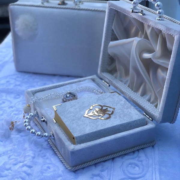 Luxury Prayer Rug +Tasbeeh +quran box, Moshaf, for her, Sajjada, Turkish Rug, Islamic Gift,bridal dowry chest,hajj gift,umrah gift