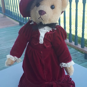 Gabrielle Brass button Bear:  20ième siècle- Peaksford Bears 1910