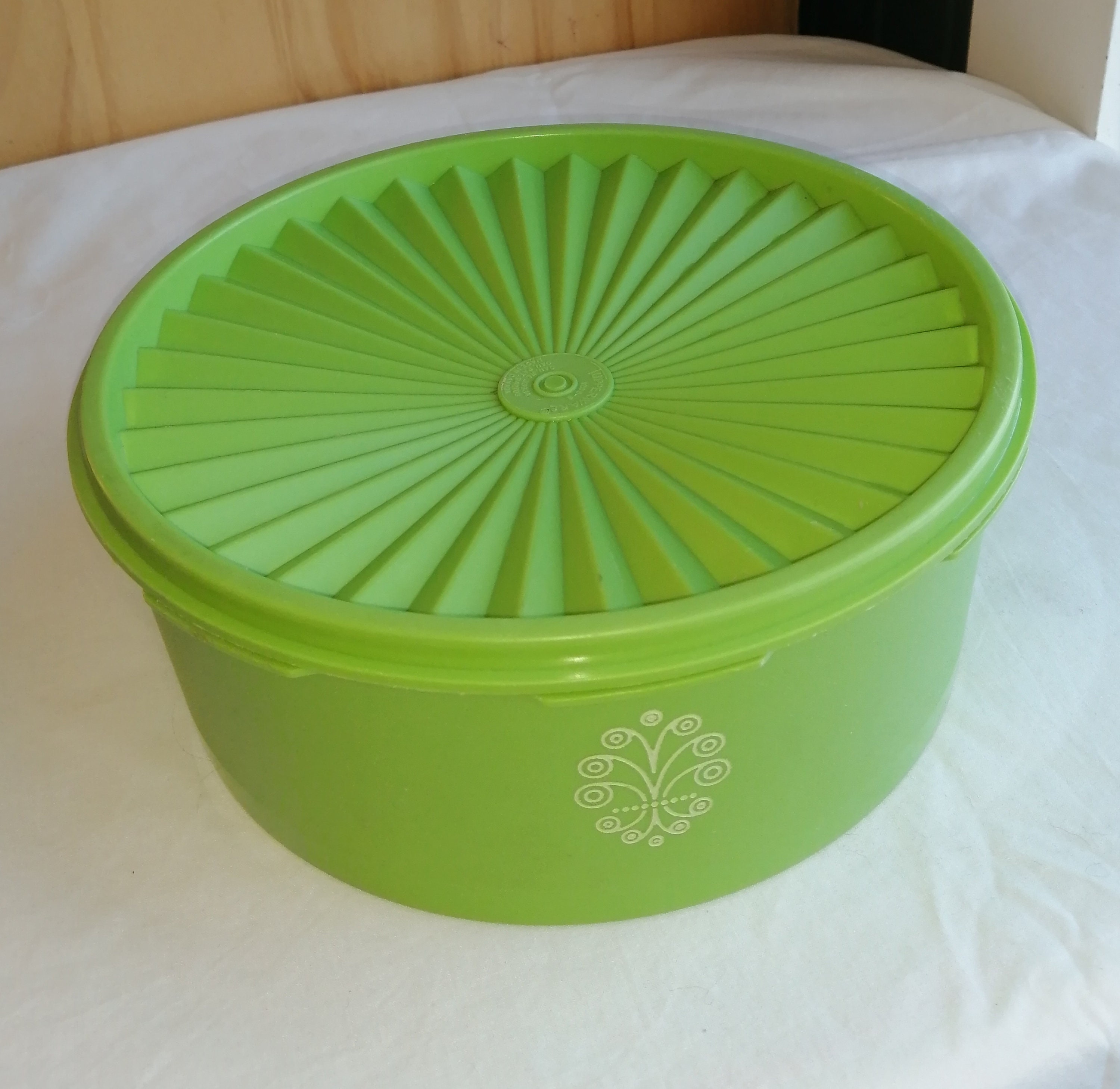 Tupperware Round Container With Its Lid Etsy Canada