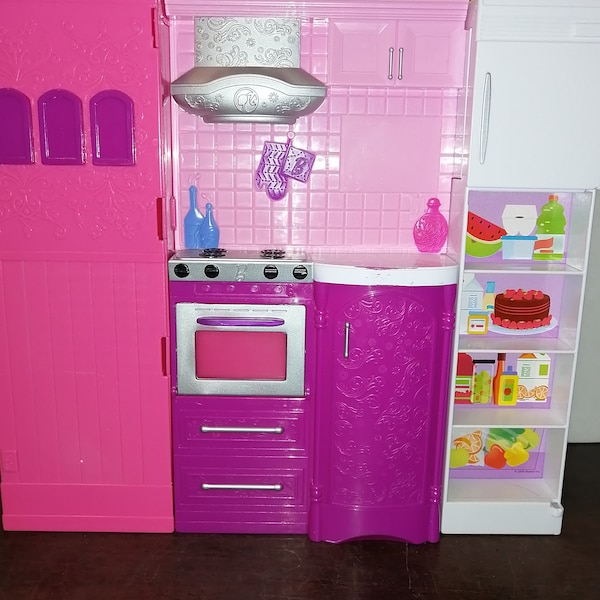 Barbie - 2 stanze di un appartamento back to back - Cucina e bagno