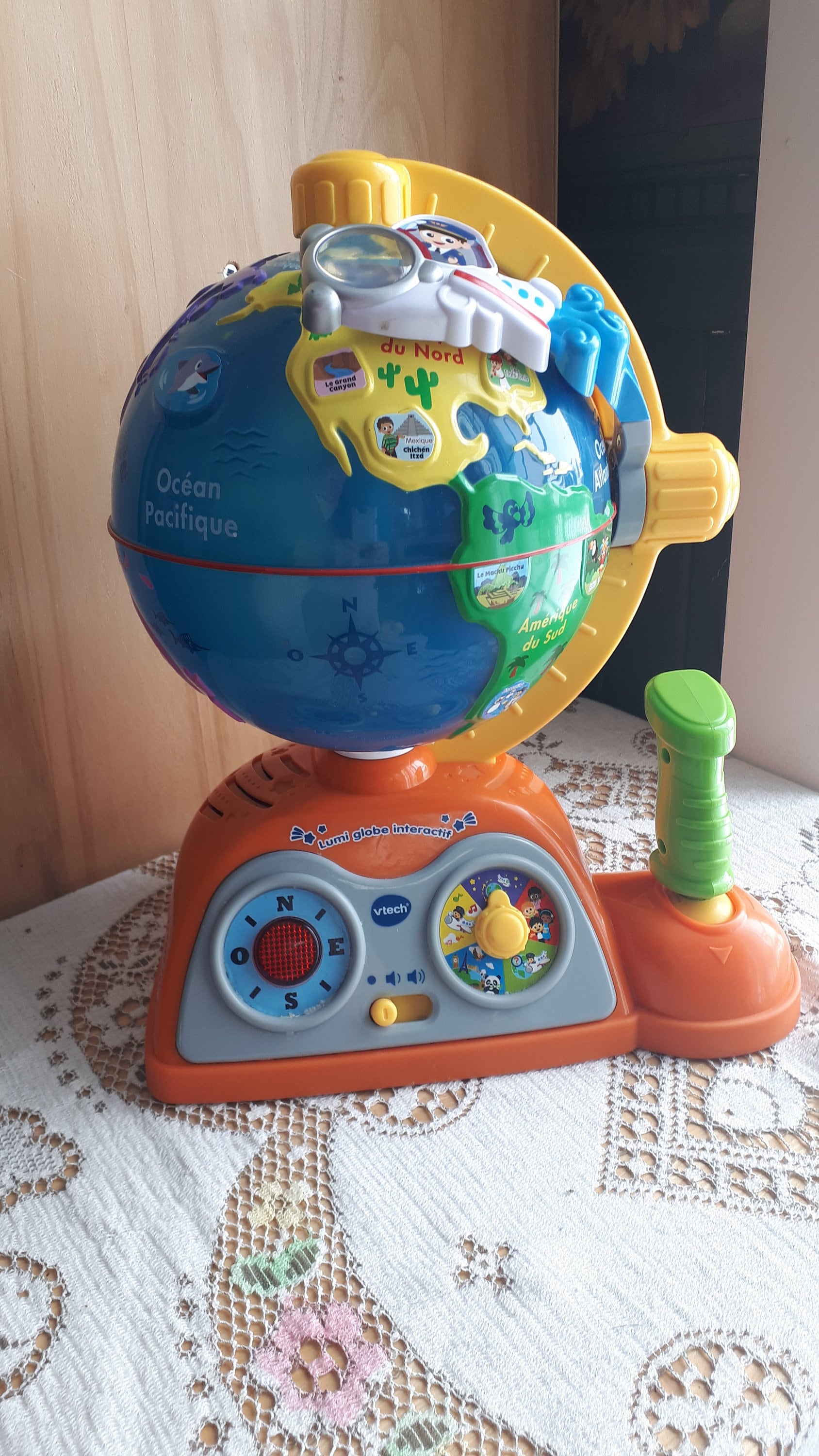 VTech Light and Flight Discovery Globe