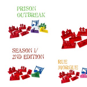 Może przedstawiać: Zestaw miniaturowych figurek i elementów gry z tworzywa sztucznego do gry planszowej "Prison Outbreak: Sezon 1, 2. edycja". Figurki są czerwone, niebieskie, zielone, żółte i fioletowe. Elementy gry obejmują ogrodzenie, budynek i stos kamieni.