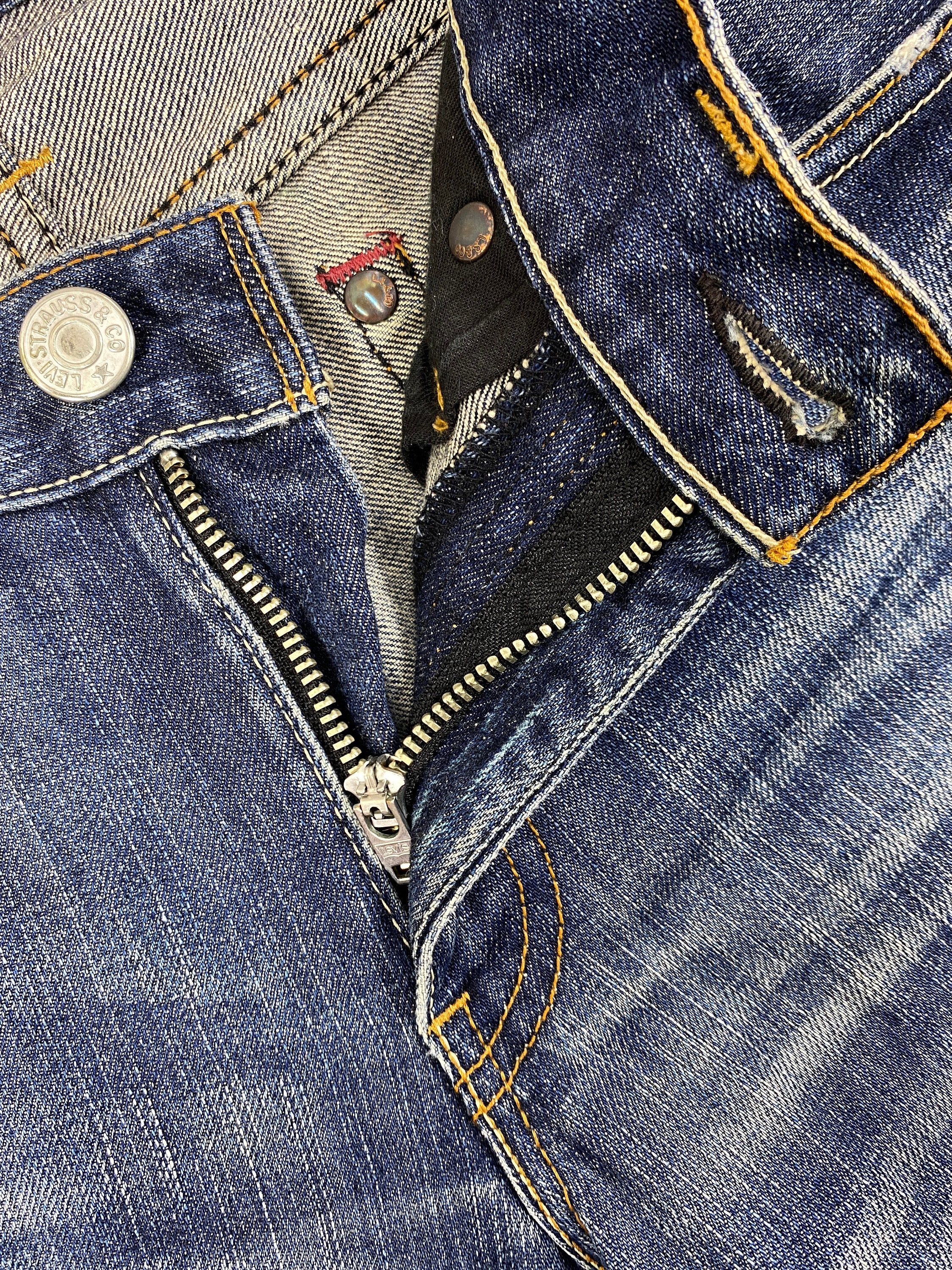 33X30 Distressed Blue Vintage Levi's 708 Flare Jeans JN 1936 Denim